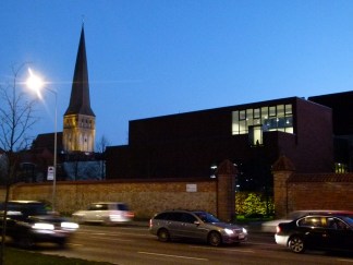 Petri Kirche und HMT in den Abendstunden (c) Frank Koebsch