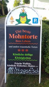 Eine Legende die Mohntorte des Cafes Froschkönig in Middelhagen (c) Frank Koebsch