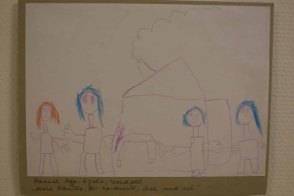 Meine Familie, der Pferdestall, Leah und ich - Hannah Hoppe hat Ihr Dorf gemalt (c) Frank Koebsch