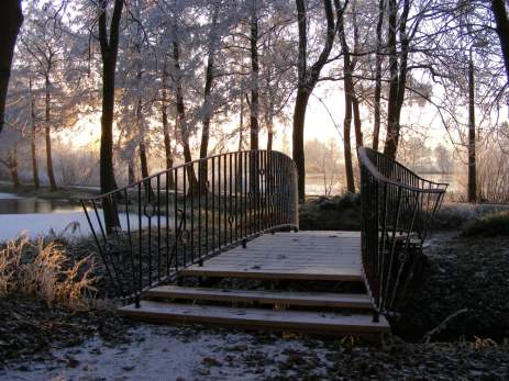 winterliche Brücke am Lüsewitzer See (c) Frank Koebsch (1)