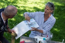 Plein Air Festival 2018 - Die Aquarellmaler werten in der Alten Büdnerei Ihren Workshop aus (c) Frank Koebsch (53)